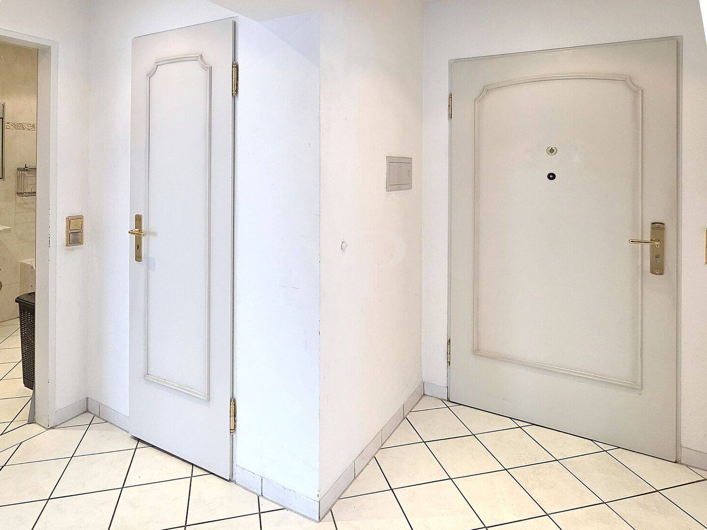 VON POLL - BAD HOMBURG: Kapitalanleger aufgepasst - Vermietete, zentrale 2 Zimmer Wohnung mit Balkon – Bad Homburg vor der Höhe – Vorschaubild 5