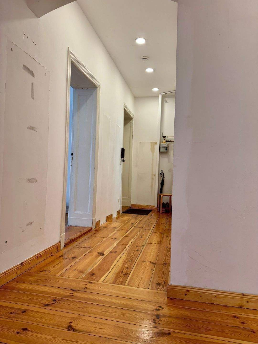 Wohlfühlen in stilvoller Altbauperle - Stuck. Kamin. Dielen. Loggia. – mit ca. 120 m² und großem Potenzial in Steglitz – Berlin – Vorschaubild 5
