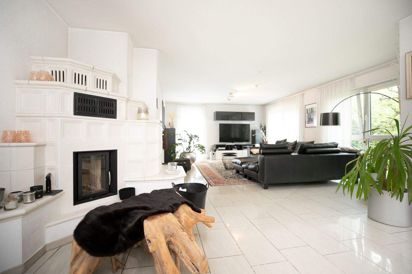 Großzügiges Familiendomizil mit Einliegerwohnung und Gartenpool – Rödermark – Vorschaubild 2