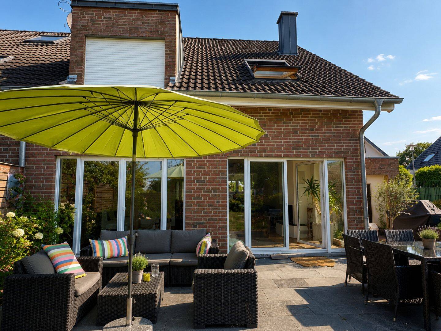 6,5-Zimmer-Familientraum in begehrter Wohnlage fußläufig zum Rhein