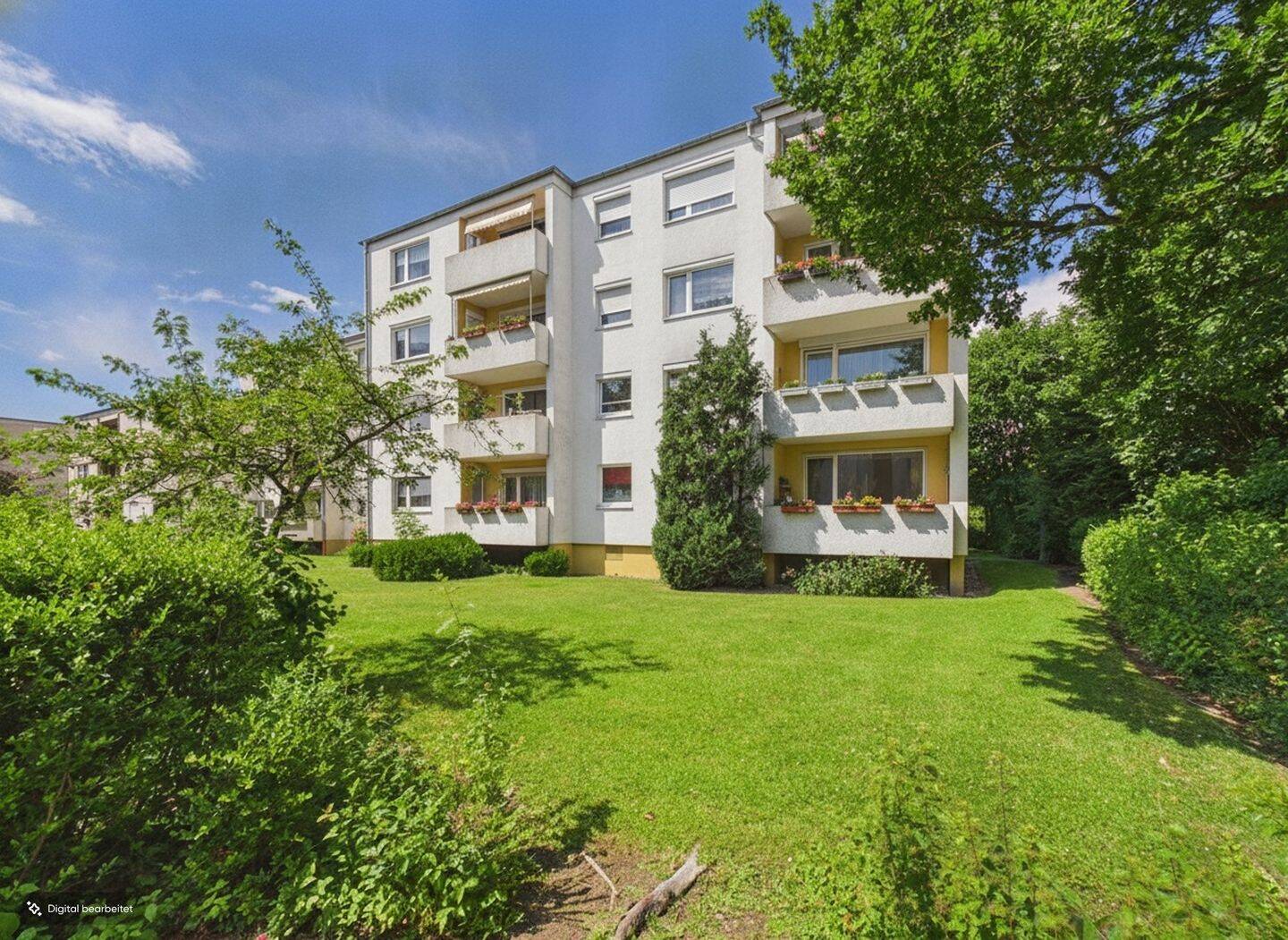 PROVISIONSFREI, 3 Zimmer Wohnung mit Balkon, neuem Bad und eigenem Parkplatz, unvermietet u. modern. – Braunschweig – Vorschaubild 2