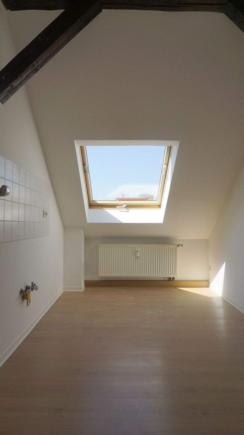 JUNGE PÄRCHEN UND SINGLES AUFGEPASST - Dachgeschoss-Wohnung sucht neue Mieter – Erfurt – Vorschaubild 5