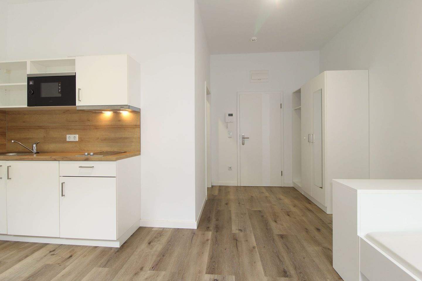 Möbliertes 1-Zimmer-Apartment in Magdeburg! All-Inclusive-Miete! – Magdeburg – Vorschaubild 4