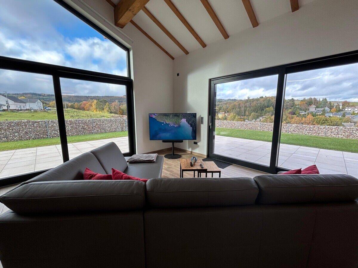 Luxuriöses Traumhaus in ruhiger Grünlage mit Fernblick, Sauna, Whirlpool, PV Anlage und mehr – Leisel – Vorschaubild 9
