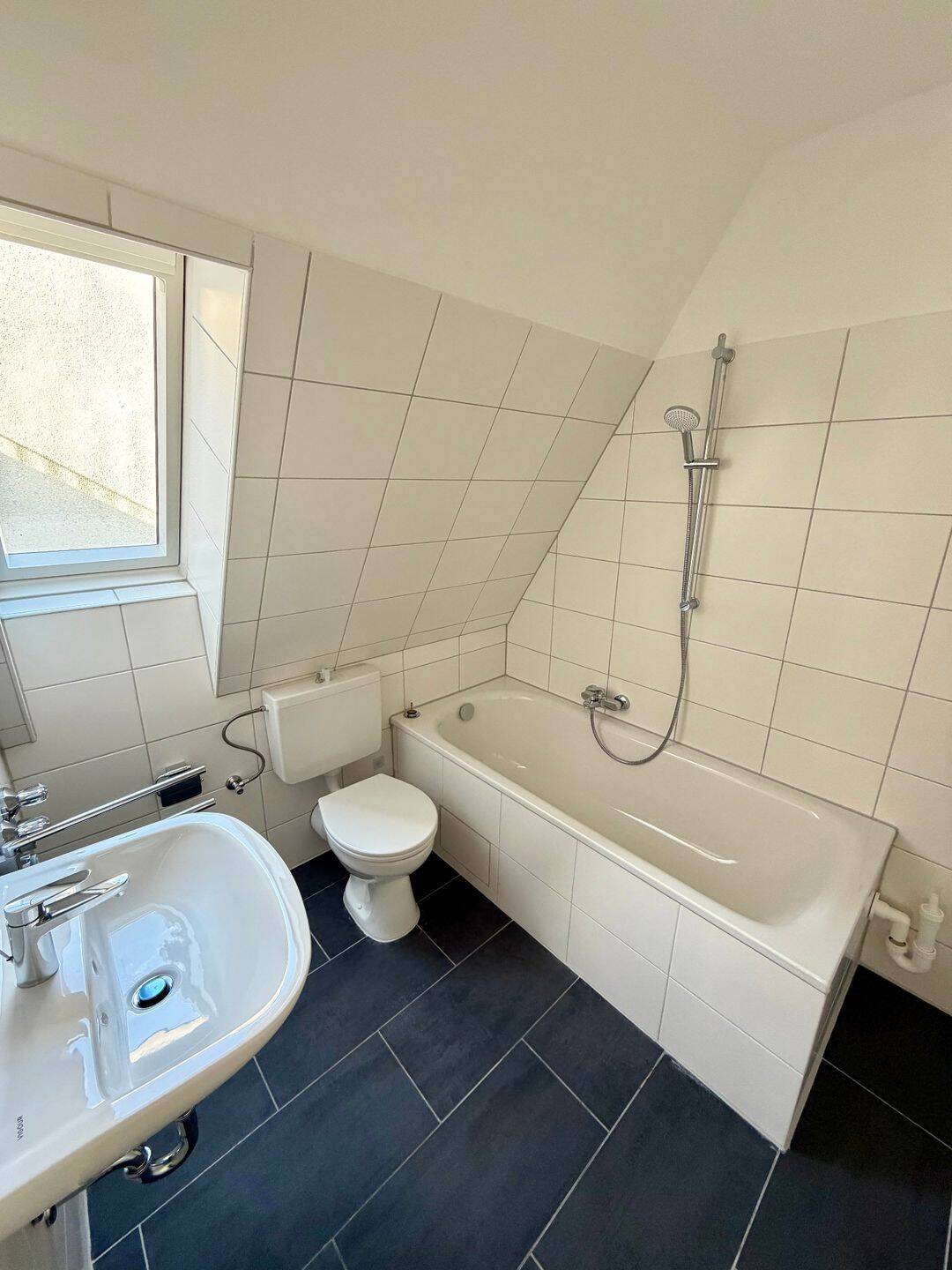 Attraktive 4-Zimmer-Dachgeschosswohnung – Nürnberg – Vorschaubild 5