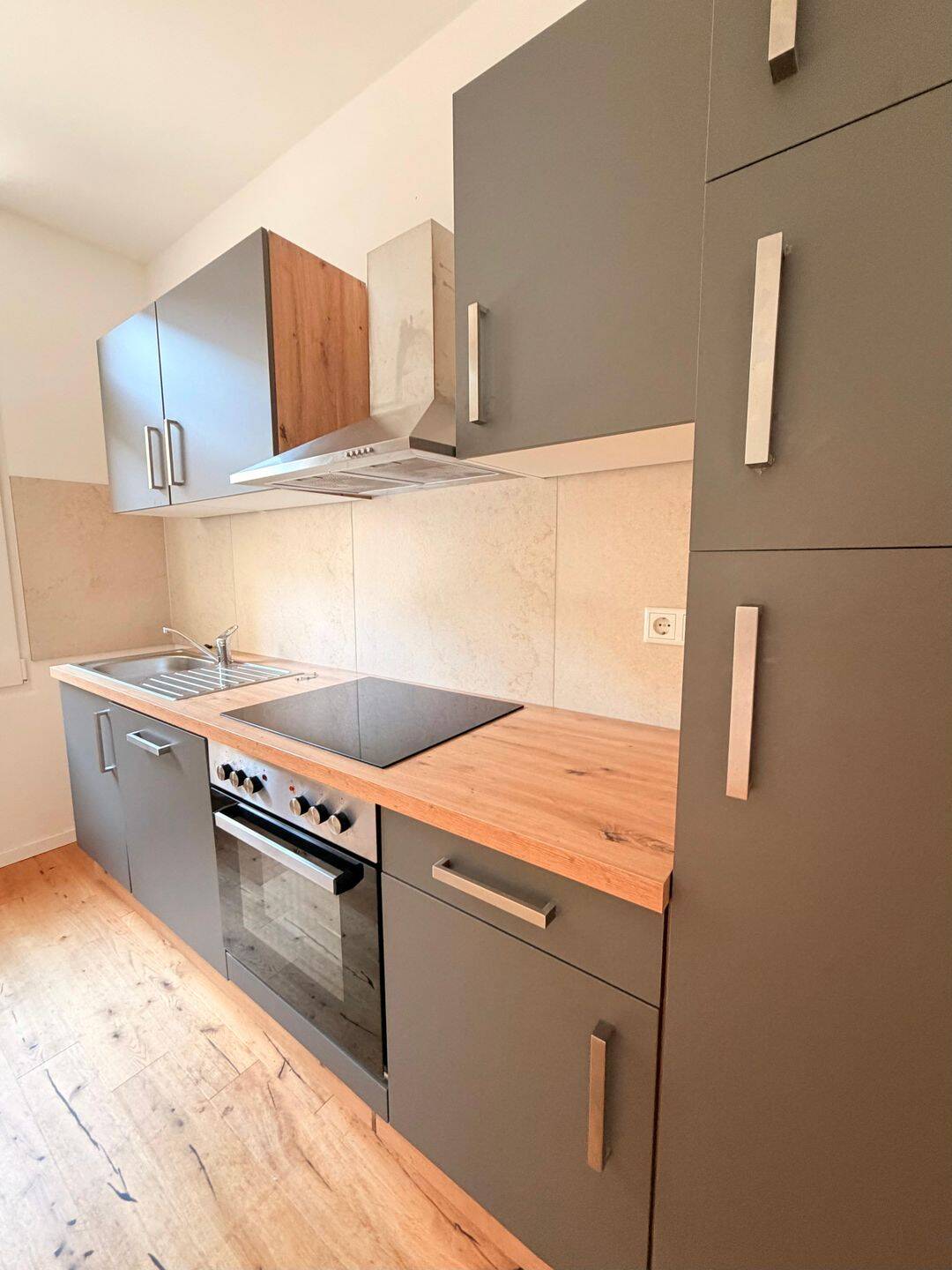 Stilvolle 2‑Zimmer‑Wohnung mit großer Wohnküche & Badewanne – Wuppertal – Vorschaubild 2