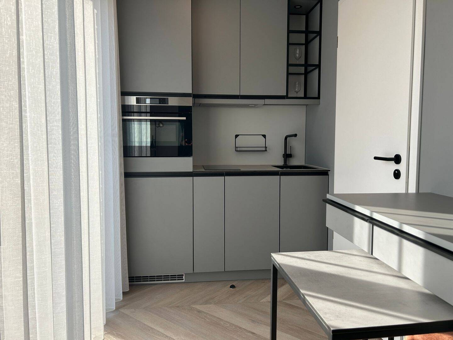 Vollmöbliertes Apartment mit Balkon in zeitlos schönem Design | ab sofort verfügbar!