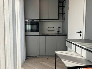 Vollmöbliertes Apartment mit Balkon in zeitlos schönem Design | ab sofort verfügbar!