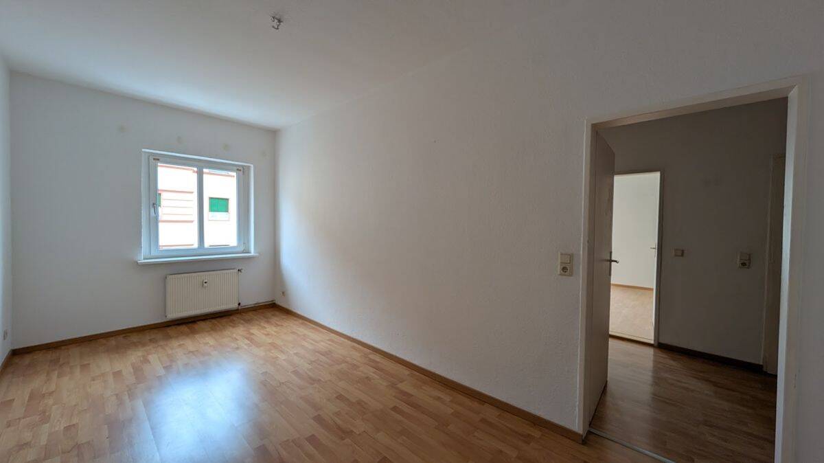 EUTRITZSCH + 2 RAUM + 2. OBERGESCHOSS + AB JULI – Leipzig – Vorschaubild 6