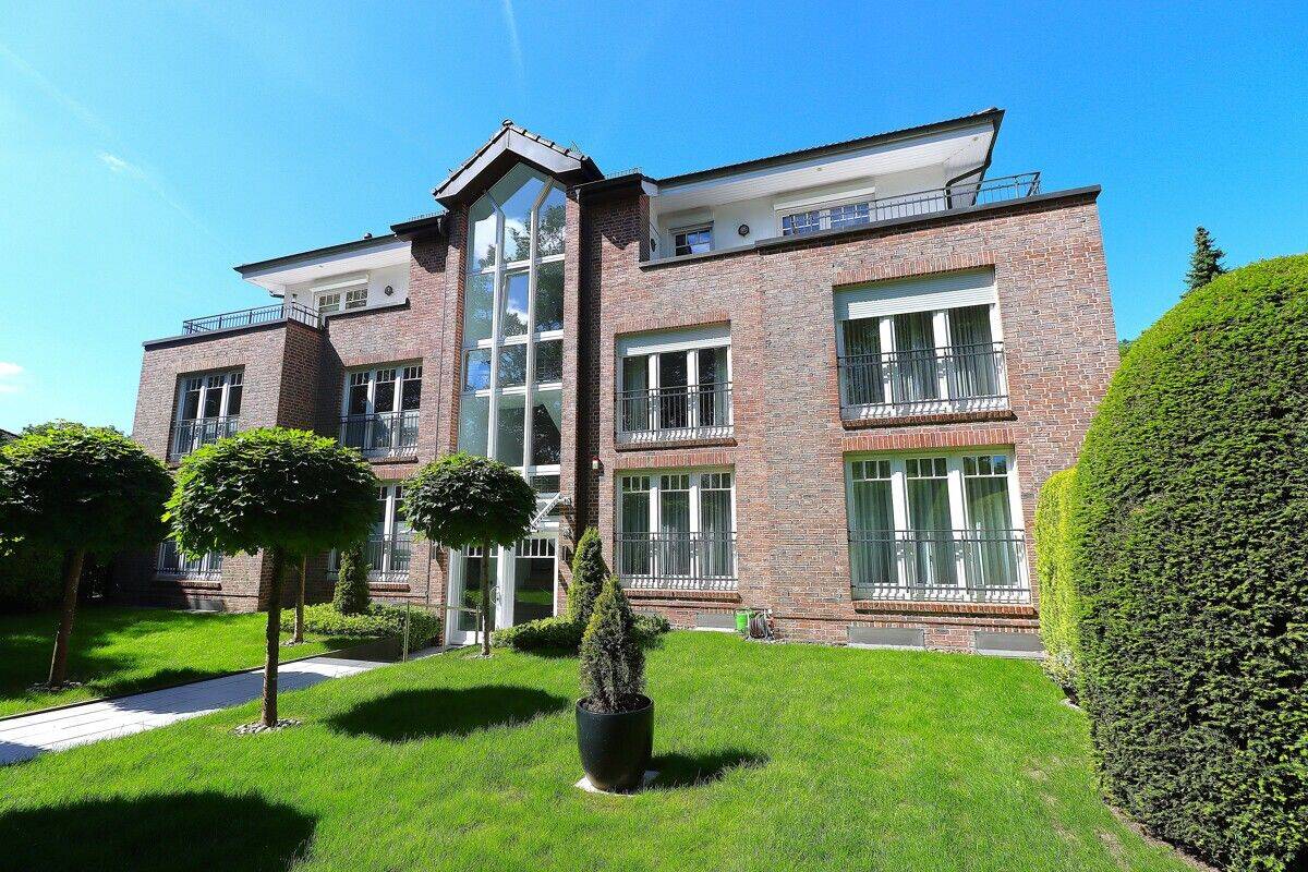 Exklusives Penthouse mit großer Dachterrasse in Top-Lage von Hamburg-Volksdorf – Hamburg – Bild 1 von 9