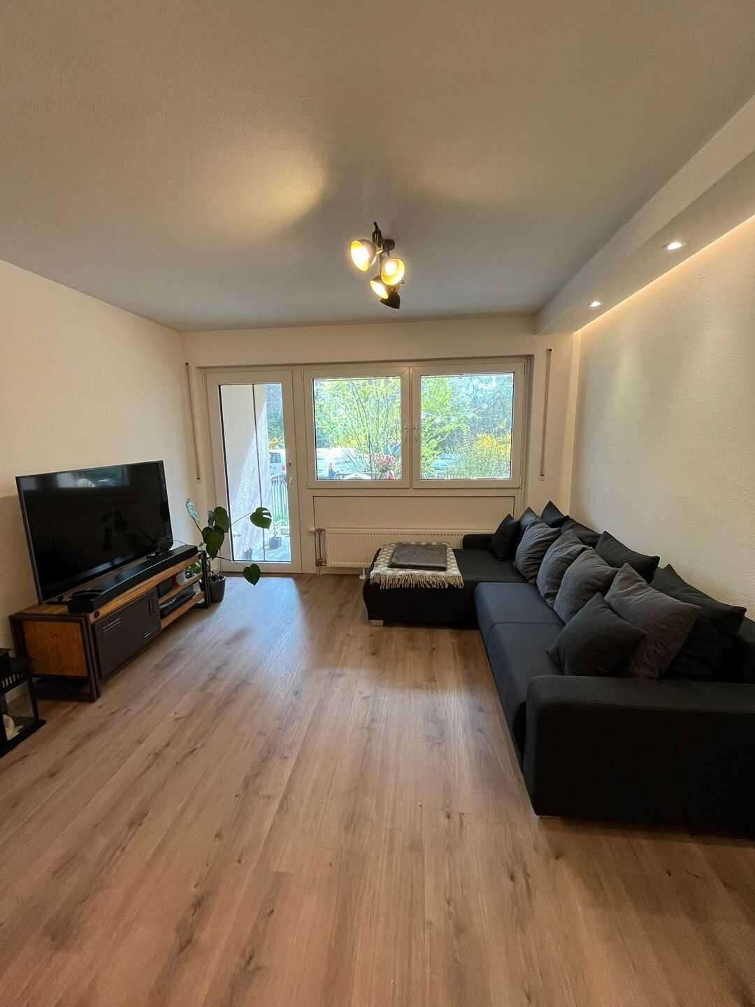 Vollmöblierte 2,5-Zimmerwohnung mit Garten, direkt am Pegnitzgrund und Blick ins Grüne! Markeneinbauküche sowie Markenelektrogeräte. – Nürnberg – Vorschaubild 5
