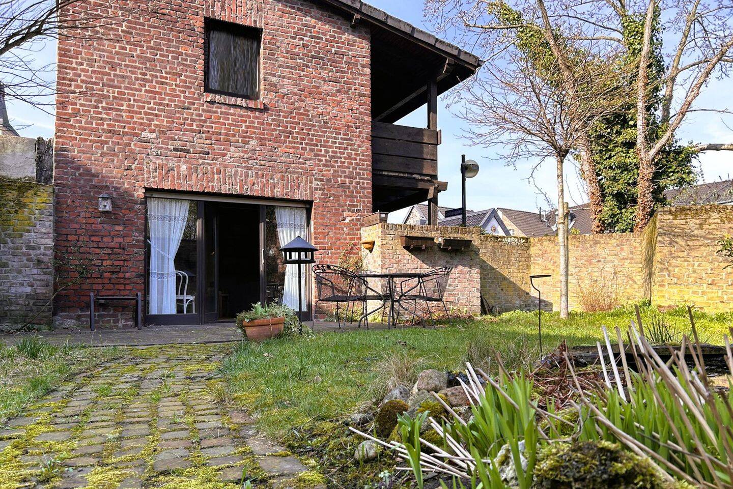 Haus mit Historie und 2 Wohneinheiten, Garten & Garage. – Meerbusch – Vorschaubild 3