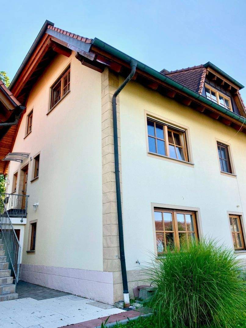 Freistehendes Landhaus mit Wellnessbereich und großzügigem Raumangebot auf allen Ebenen – Höchstadt an der Aisch – Vorschaubild 2