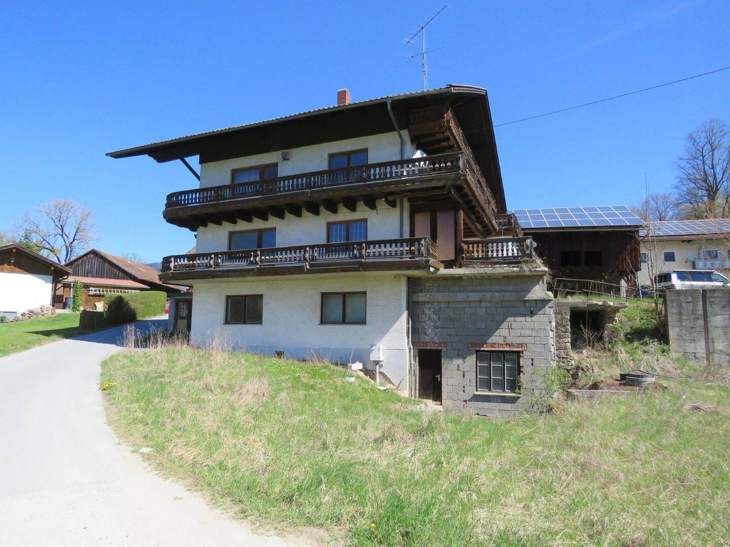 Landhaus mit ELW und ehem. Turbinenhaus in absolut ruhiger Dorfrandlage mit Aussicht ins Zellertal Nähe Arnbruck – Arnbruck – Vorschaubild 5