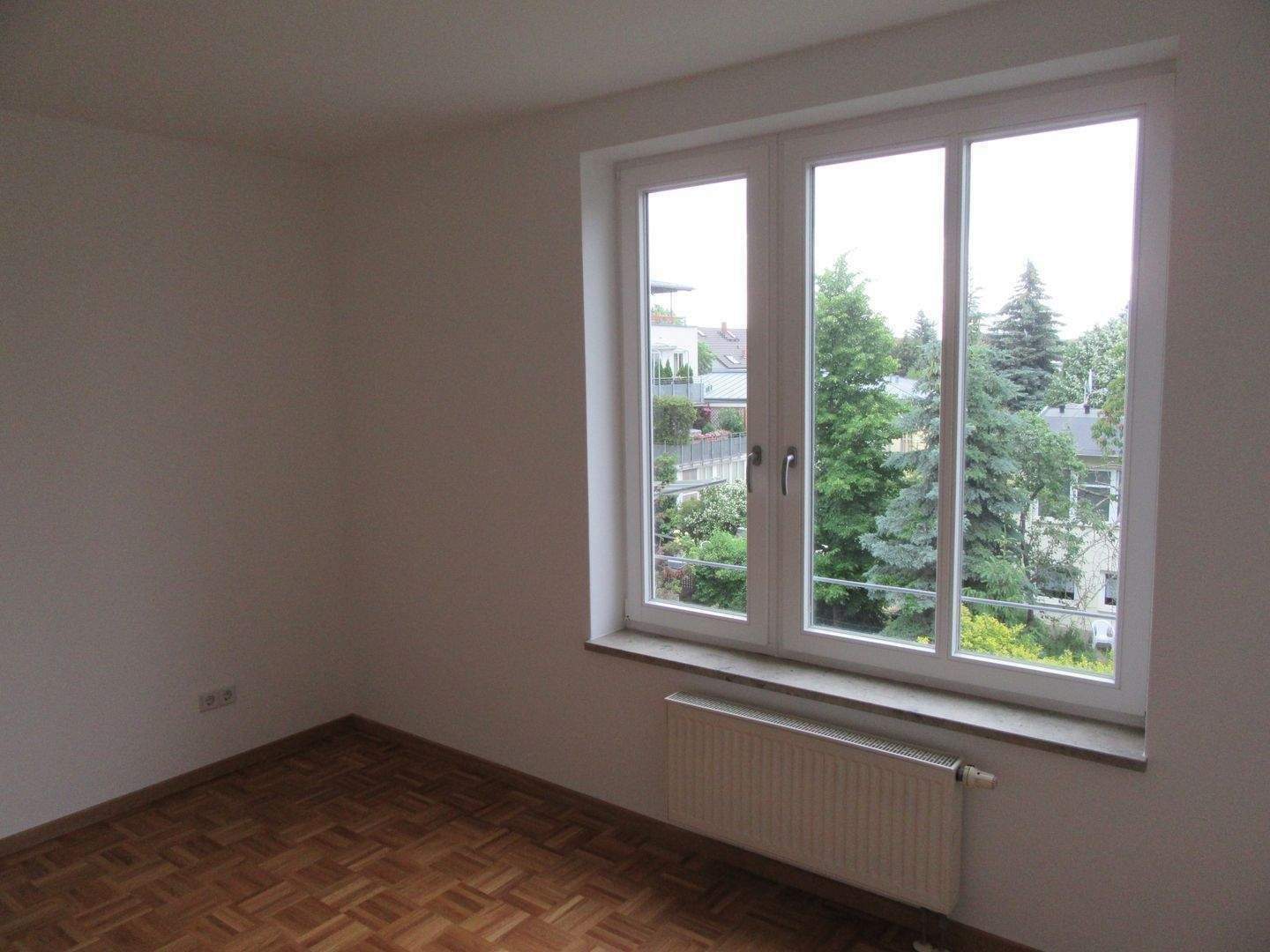 Helle und freundliche 2-Raum-Wohnung im Dresdner Norden! Mit Balkon, Einbauküche, Parkett, Aufzug und Tiefgarage in ruhiger Lage! – Dresden – Vorschaubild 7