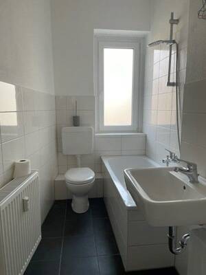 *Charmante 2-Zimmer-Wohnung mit Balkon und Einbauküche* – 47057 Duisburg – Vorschaubild 3