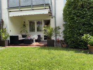 3-Zimmer-Erdgeschosswohnung mit Terrasse, Gartenbereich und Tiefgaragenstellplatz in Stuttgart-Bad Cannstatt