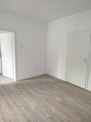 Teilsanierte 2-Zimmer-Wohnung im 1.OG-frisch renoviert und zentral gelegen. – 45143 Essen – Vorschaubild 9