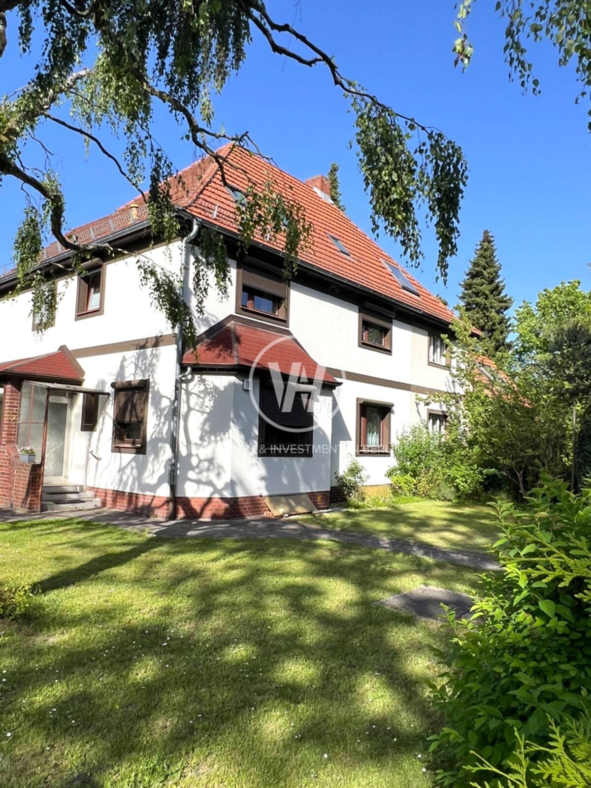 Charmante Doppelhaushälfte in ruhiger Heiligensee - Lage! Viel Platz mit Spitzboden und Vollkeller – 13503 Berlin – Bild 1 von 9