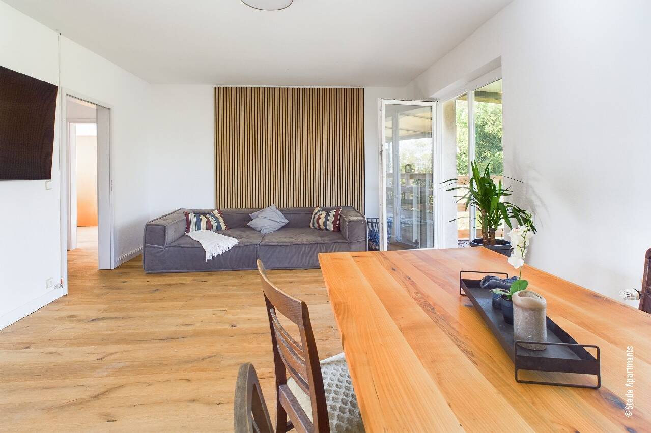 Stade: Großzügiges Apartment am Yachthafen zur Vermietung auf Zeit