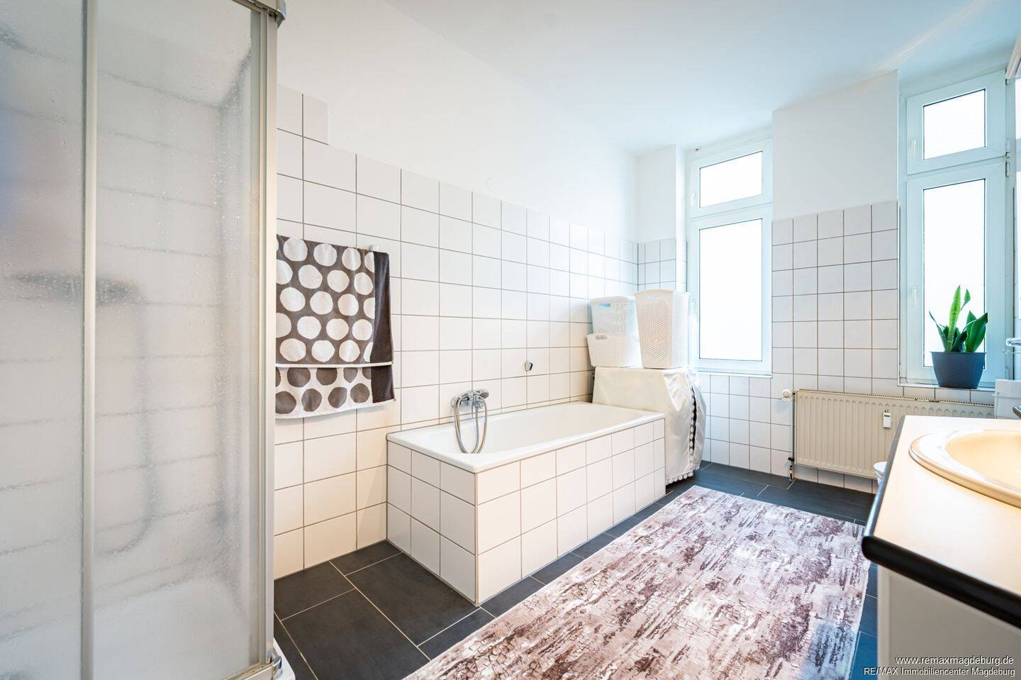 Gepflegte ETW mit Loggia & Stellplatz in Stadtfeld Ost - attraktive Perspektive zur Eigennutzung – Magdeburg – Vorschaubild 2