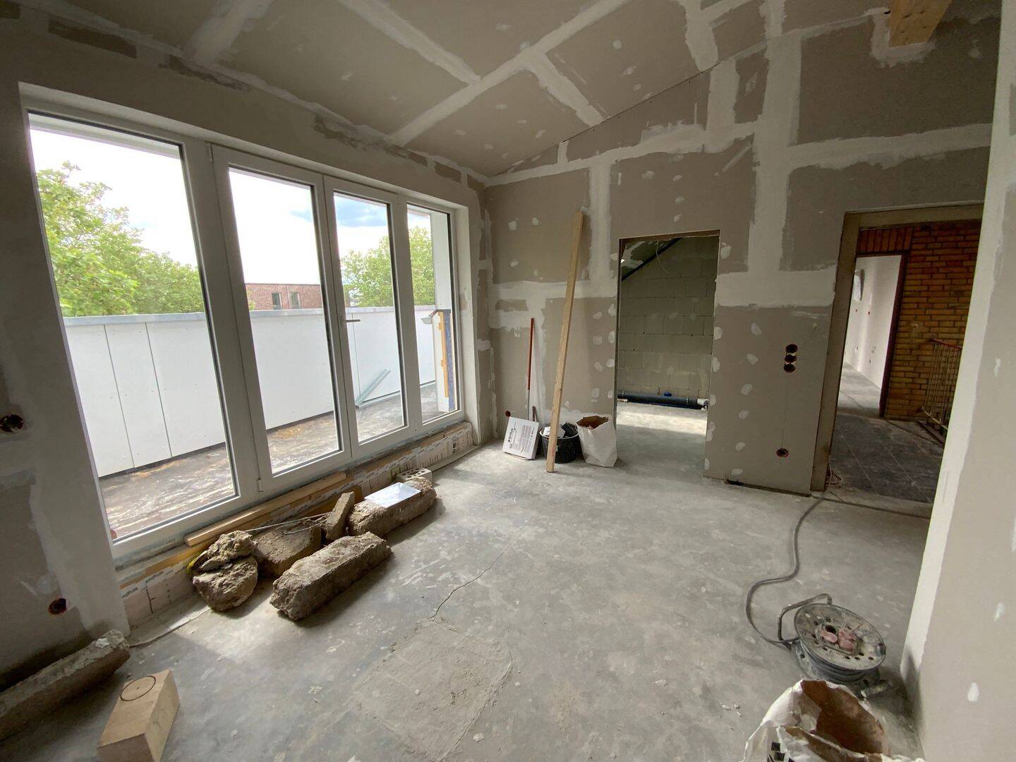 Freie Dachgeschosswohnung in St. Jürgen, Erstbezug nach Komplettsanierung – Lübeck – Vorschaubild 3