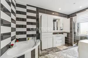 Großzügige kernsanierte Wohnung mit ca. 125 m², Balkon, Gartenanteil und Garage in ruhiger Lage – 45357 Essen – Vorschaubild 6