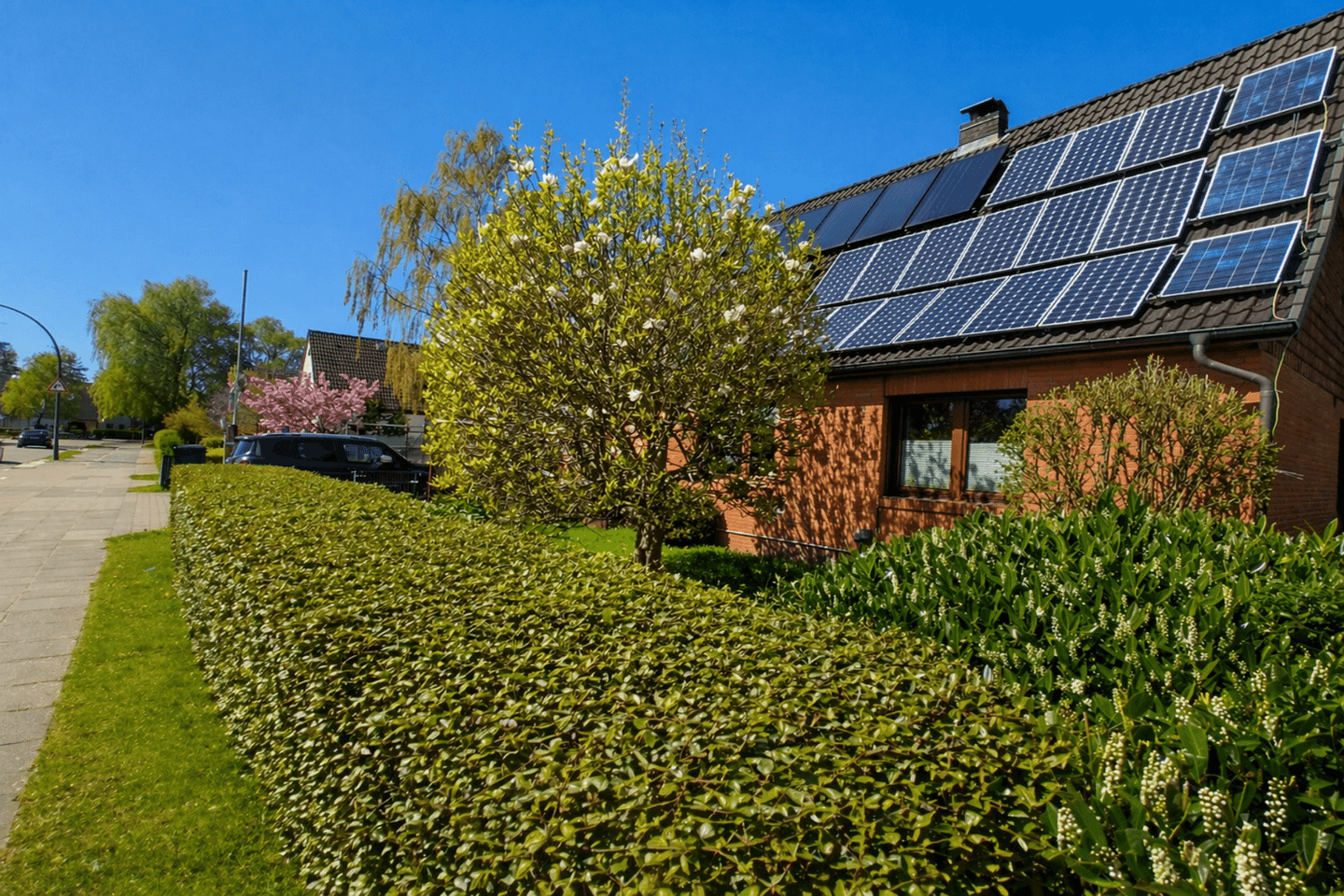 Einfamilienhaus mit Gewerbeanbau oder Grundstück für Neubau (§34 BauGB) – Hamburg – Bild 1 von 7