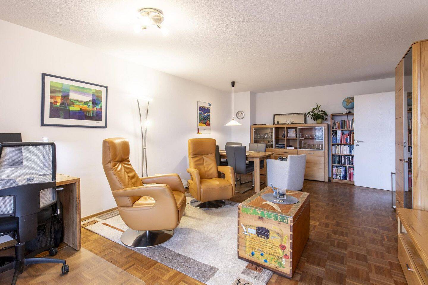 Schöne, helle 2-Zimmer-Wohnung mit Tageslichtbad und Balkon sowie Tiefgarage – München – Vorschaubild 4
