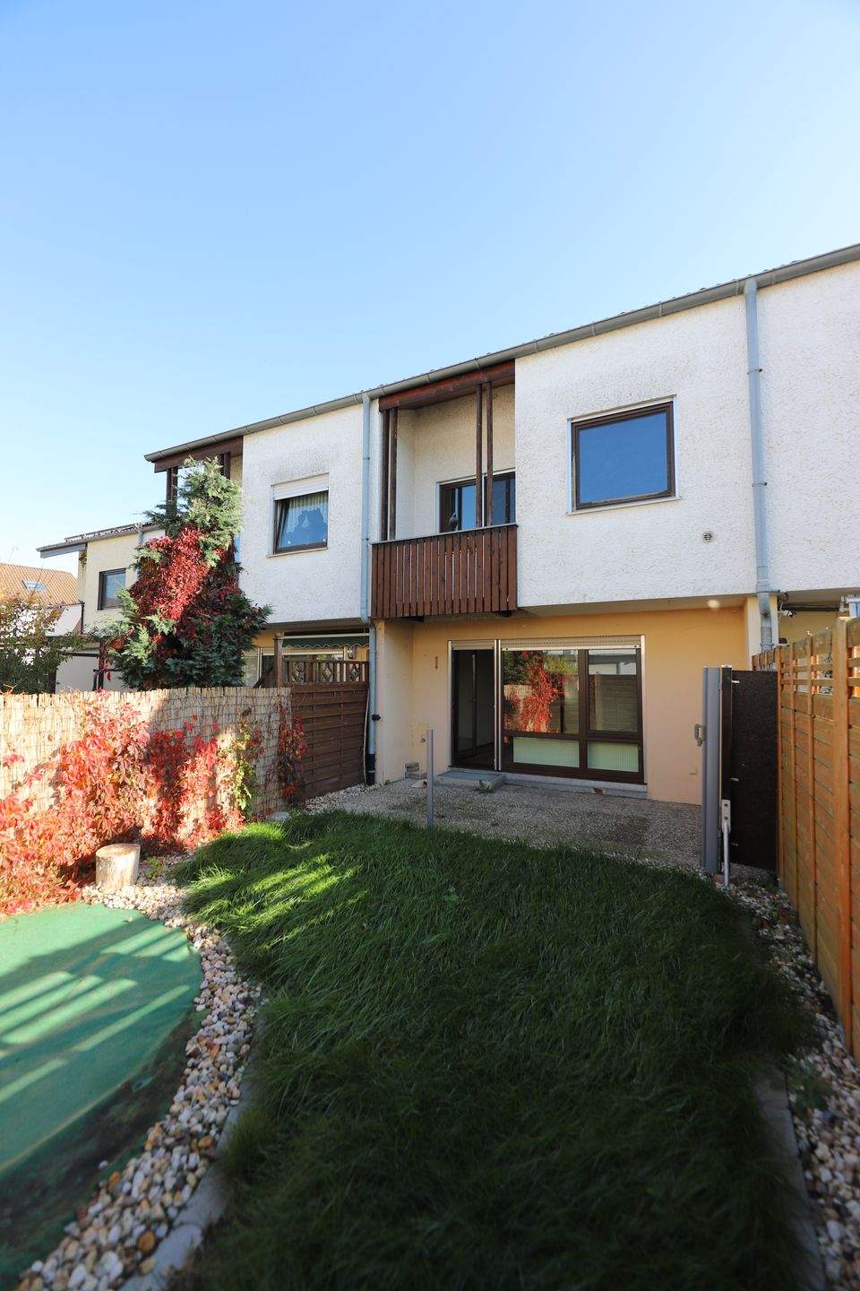 Charmantes Reihenmittelhaus mit Garten, Balkon, Garage und Keller in Großkugel – Kabelsketal – Vorschaubild 2