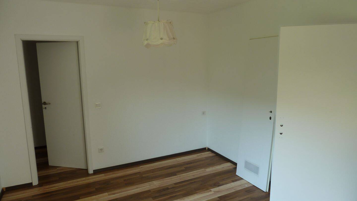 Großzügige 2-Zimmer-Wohnung mit Terrasse, Garten und Garage – Leverkusen – Vorschaubild 5