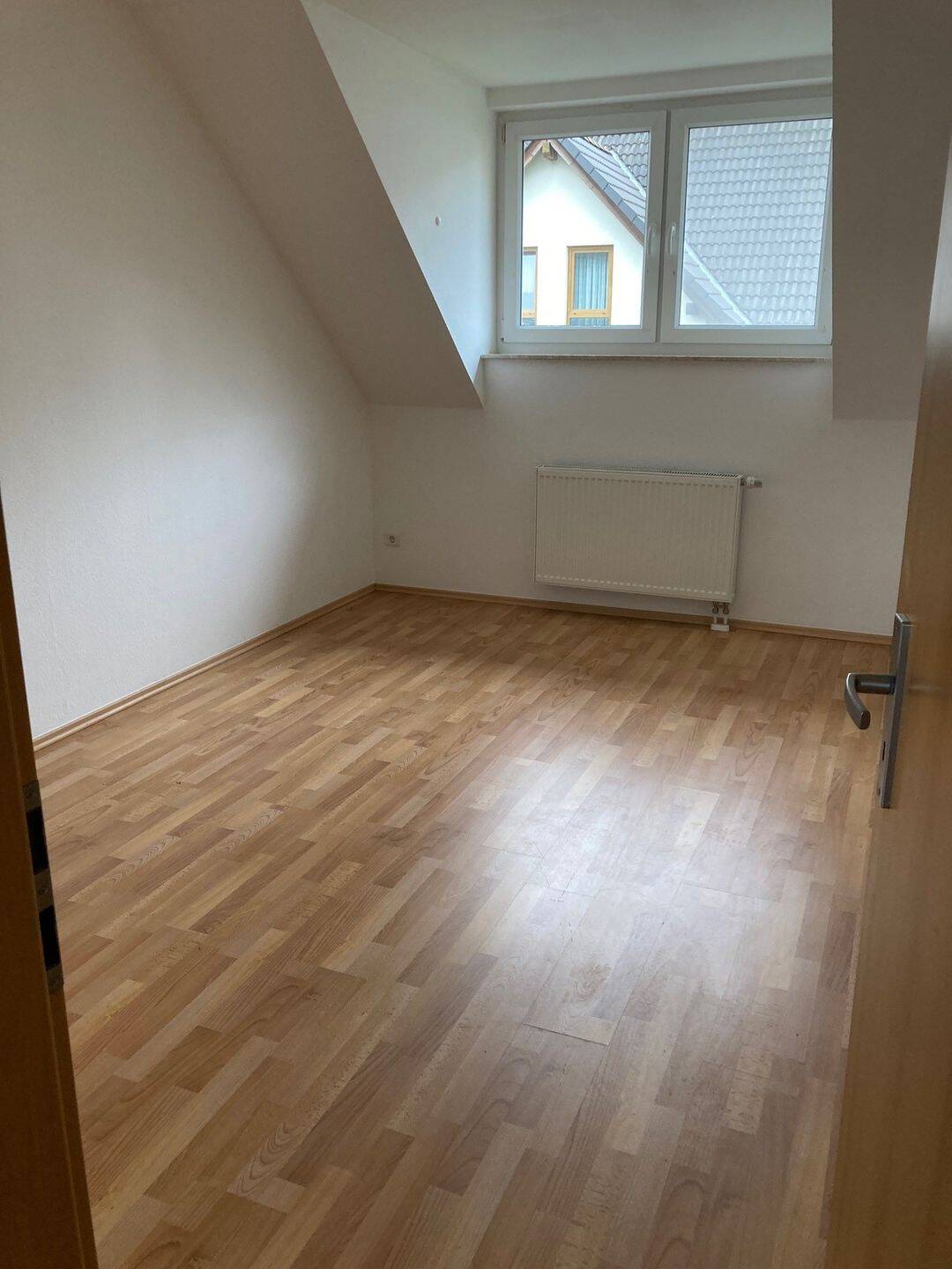 Doppelhaushälfte mit Terrasse und kleinem Garten – Chemnitz – Vorschaubild 9