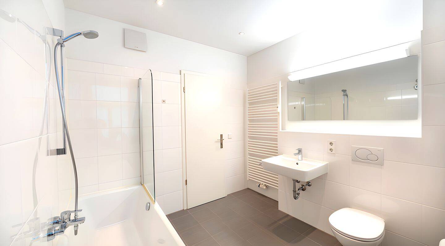Attraktive 2-Zimmer-Wohnung mit Balkon im generalsanierten denkmalgeschützten Altbau – München – Vorschaubild 4