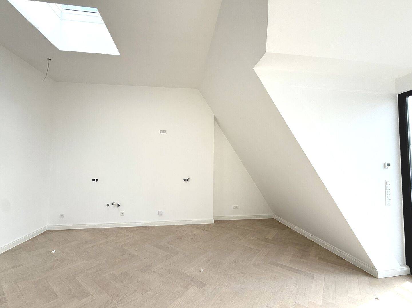 Traumwohnung im 5. OG - modernisierter Altbau mit Aufzug, Balkon, A+ Energieklasse und Einbauküche – Berlin – Vorschaubild 7