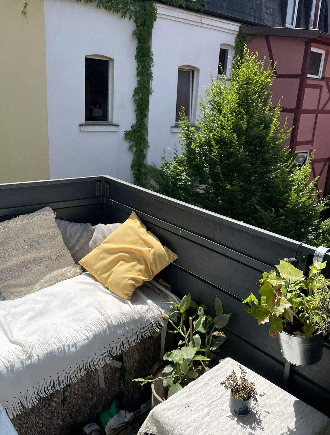 Modern wohnen in zentraler Lage – helle 1-Zimmer-Wohnung mit Einbauküche und Balkon in Nürnberg – Nürnberg – Vorschaubild 3