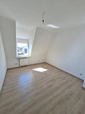 S-WANGEN: * Großzügige, helle und gepflegte 4-Zi.-Whg. im DG * TL-Bad * EBK * toller Balkon! * – 70327 Stuttgart – Vorschaubild 9