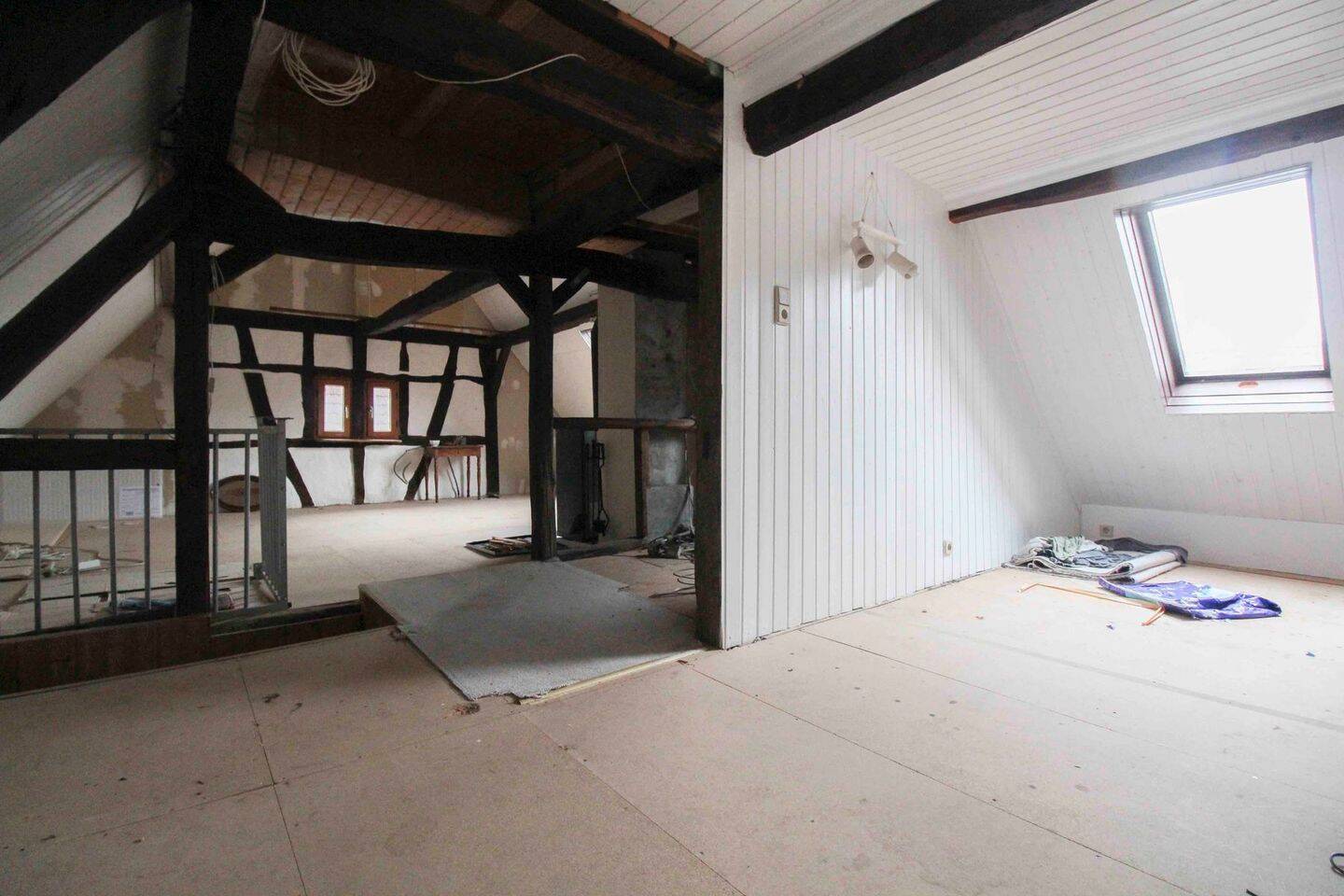 Chance für Neubau: Sanierungs- oder Abrissobjekt in Eppstein-Ehlhalten mit tollem Hof – Eppstein – Vorschaubild 3