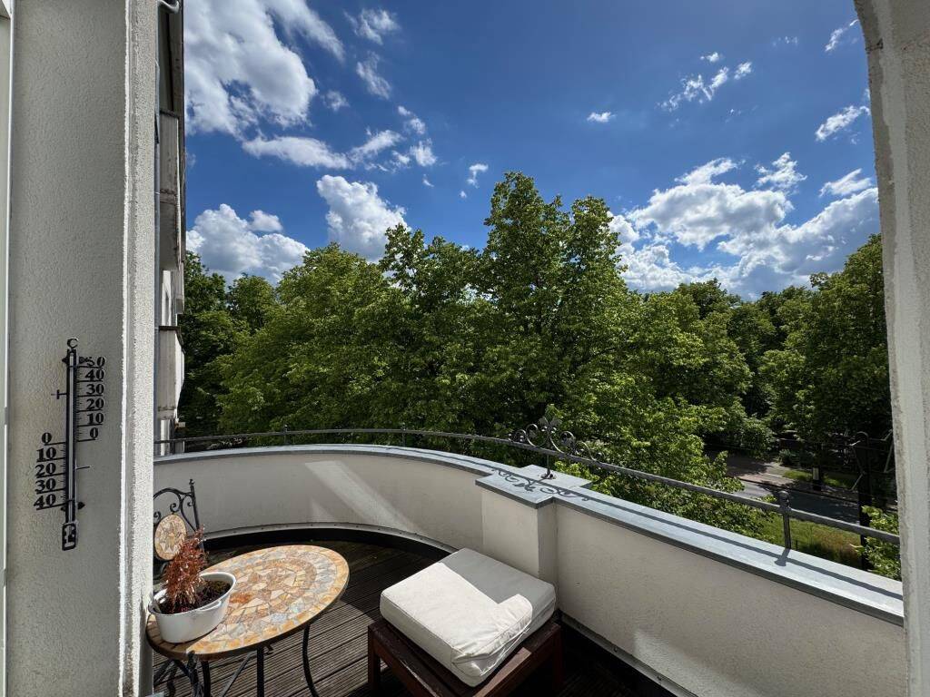 "Altbauklassiker in Bestlage der Südstadt - 105 m², Fischgrätparkett, Terrazzoboden und zwei Balkone mit Grünblick" – Hannover – Vorschaubild 3