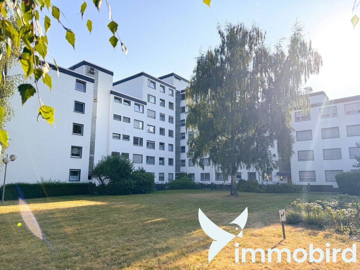 **Lichtdurchflutet & modernisiert** Großzügige 3-Zimmer-Wohnung mit sonniger Süd-Loggia in Köln-Weiden – 50858 Köln – Bild 1 von 7