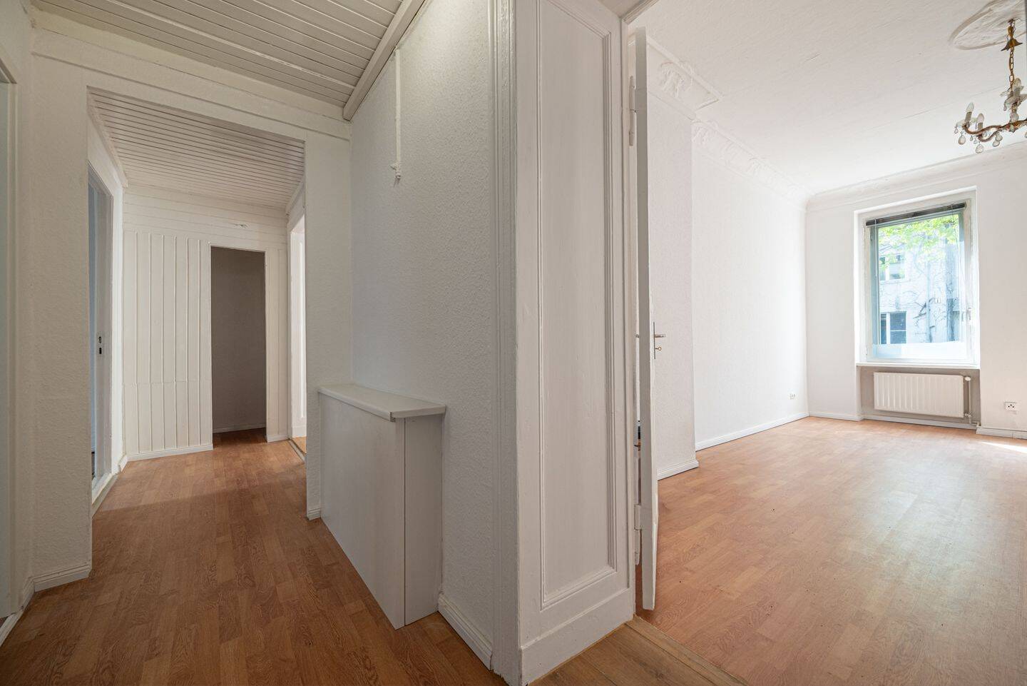 ? Frisch renovierter Altbau-Charme in Berlin Tegel: Helle 3-Zi-Whg mit Stuck, neuem Bad & Garten – Berlin – Vorschaubild 3