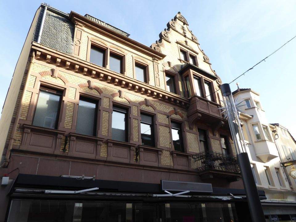 Sanierter Altbau mitten in der Altstadt - traumhafter Ausblick auf die zwei Burgen!