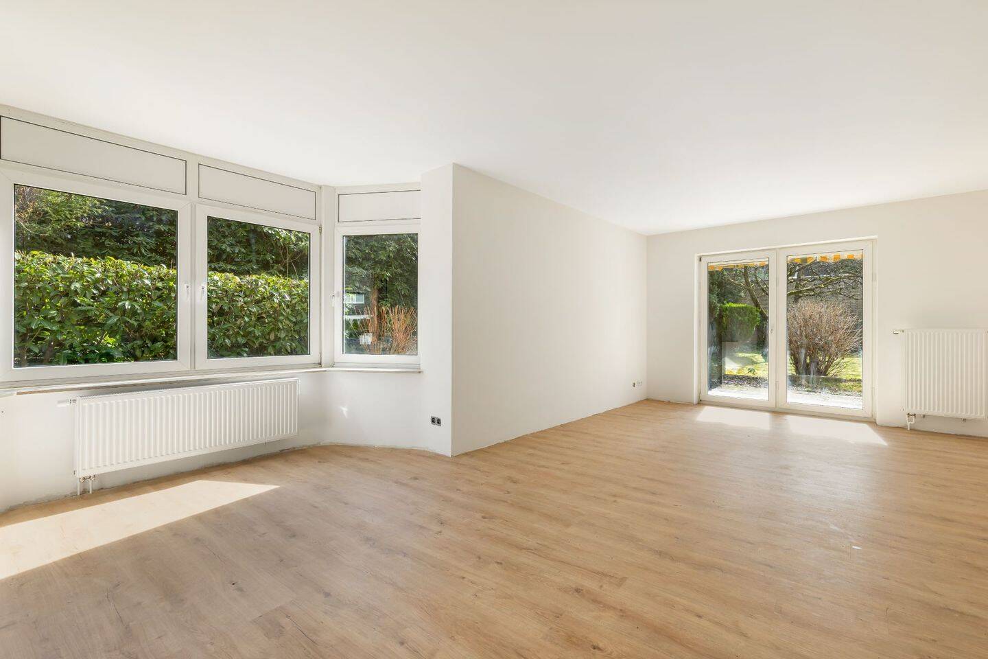 Kernsanierte 2-Zimmer-Gartenwohnung mit Südterrasse & TG-Stellplatz – Hamburg – Vorschaubild 5