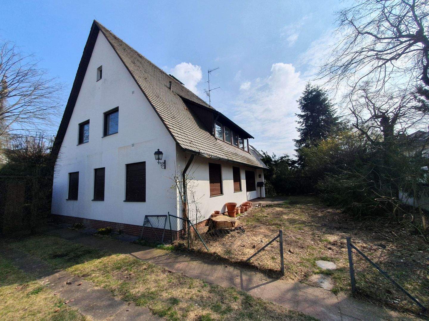 Großzügiges Ein- bis Zweifamilienhaus mit Garage und wunderschönem Garten in Toplage von Altenfurt – Nürnberg – Vorschaubild 3