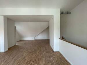 *Erstbezug - großzügige 3,5 Raumwohnung in saniertem Altbau* – 1324 Dresden – Vorschaubild 9