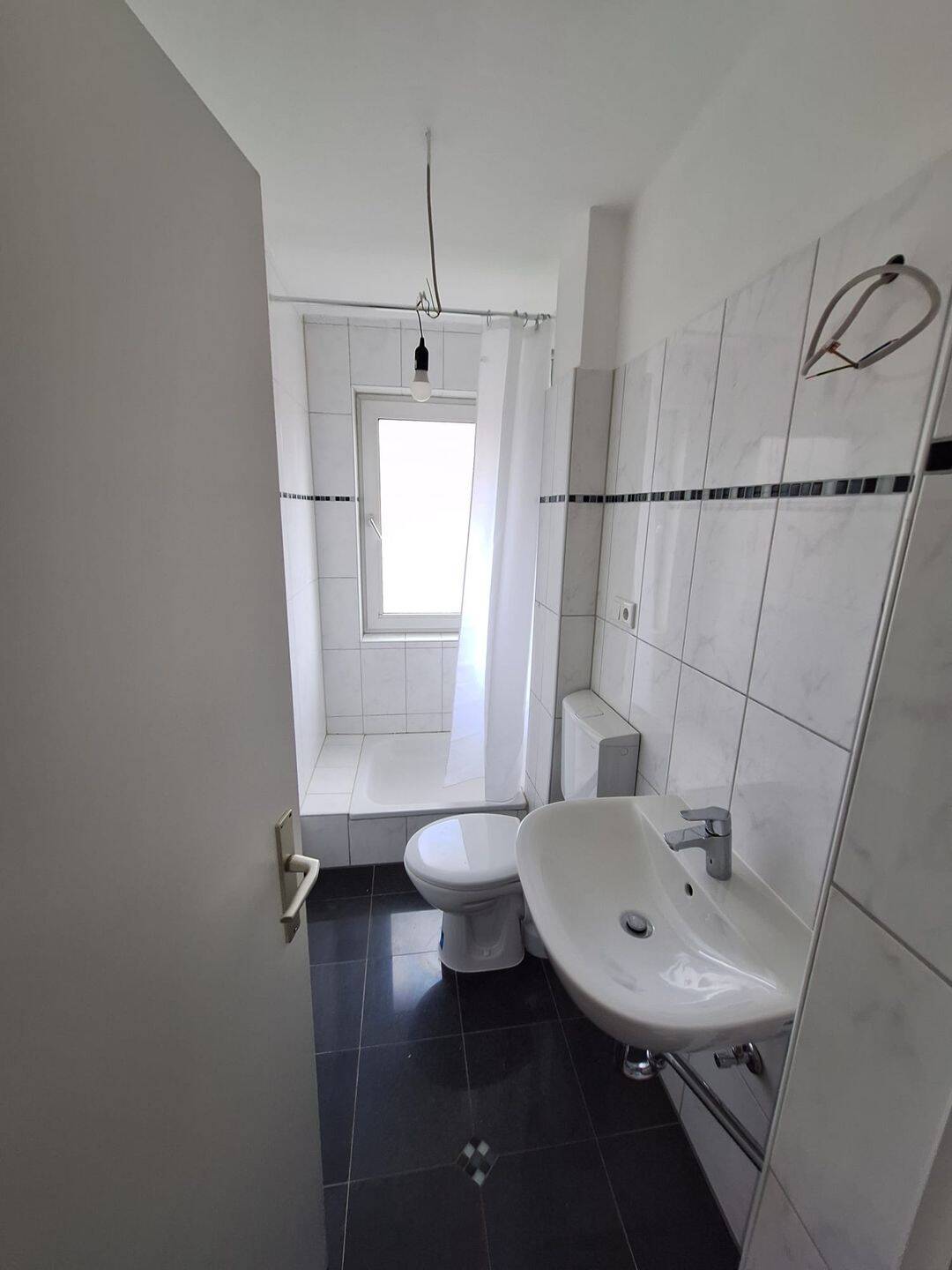2 Zimmer Wohnung frisch renoviert in der 3. Etage – Dortmund – Vorschaubild 3