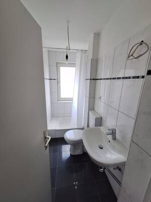 2 Zimmer Wohnung frisch renoviert in der 3. Etage – 44147 Dortmund – Vorschaubild 3