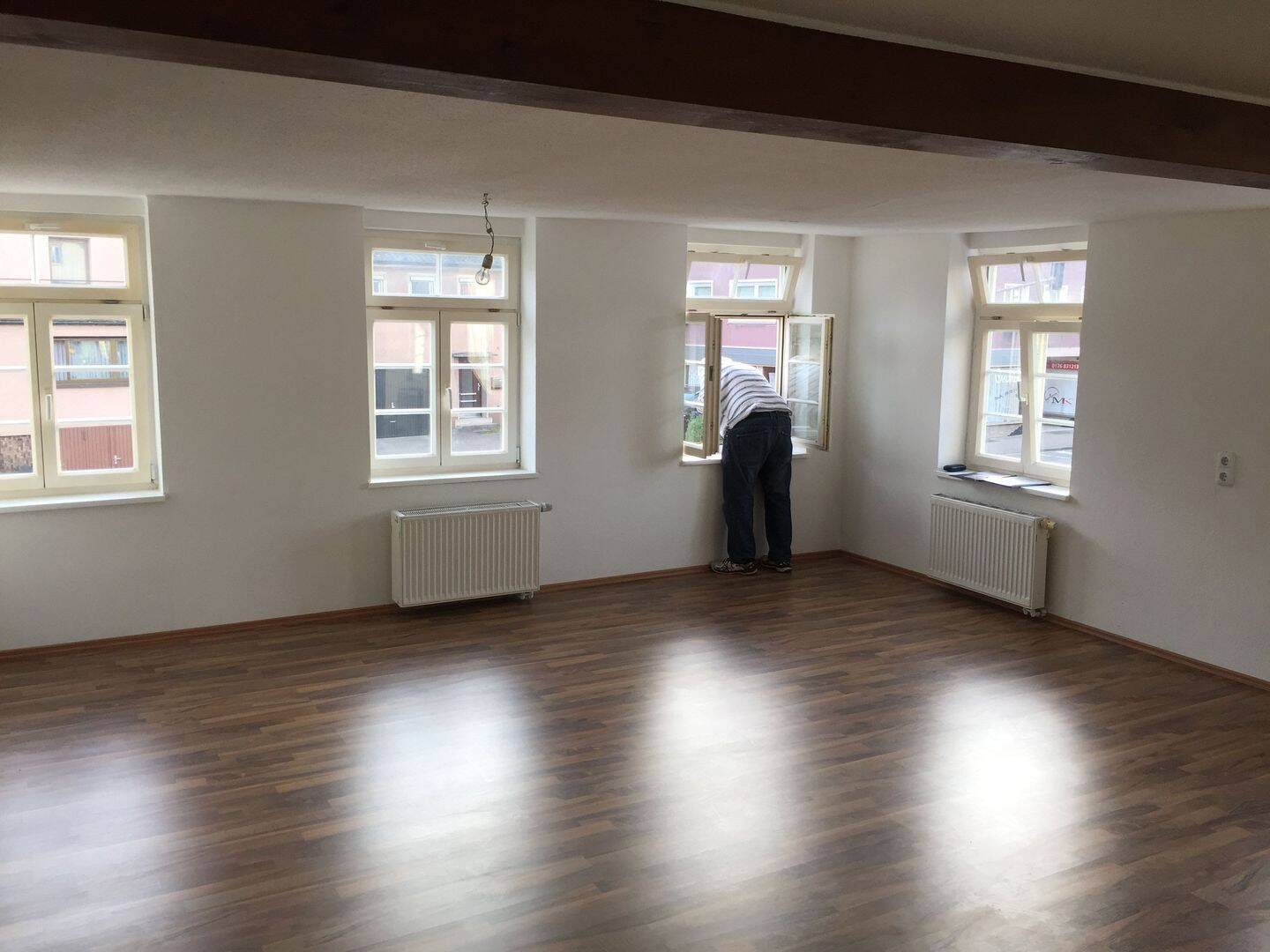 helle und großzügige 1 Zimmer Wohnung (Studio) in zentraler Lage
