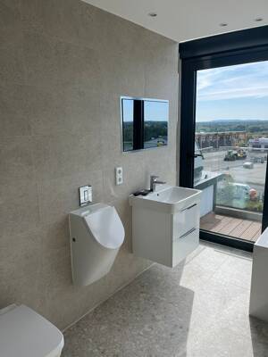 Neubau-Townhouse: 5 Etagen, Fahrstuhl & Dachterrasse – Wohnen & Arbeiten, Erstbezug Berlin – 12621 Berlin – Vorschaubild 9