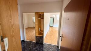 Modernisierte 2-Zimmer-Wohnung in Altweil mit Loggia & Stellplatz – Erstbezug nach Sanierung – 79576 Weil am Rhein – Vorschaubild 2