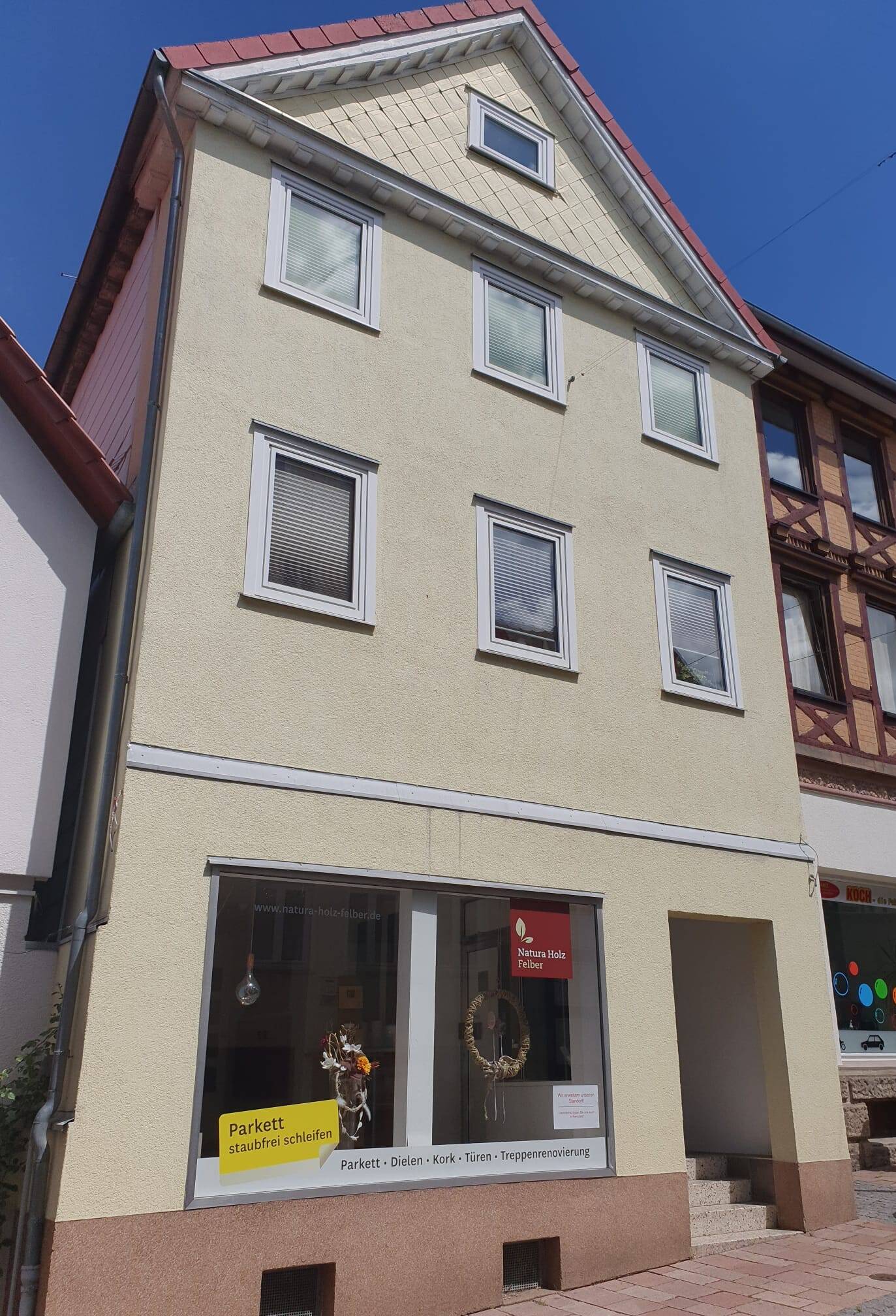 Homberg! 2 Fam. Haus mit Geschäftsräumen! Für alle Branchen geeignet, direkt im Zentrum!